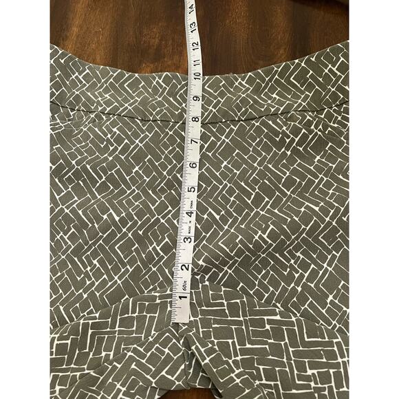 Fabulously Slimming by Chico’s Women’s Green Stretch Ankle Pants Size 0.5 (S) - Picture 8 of 10